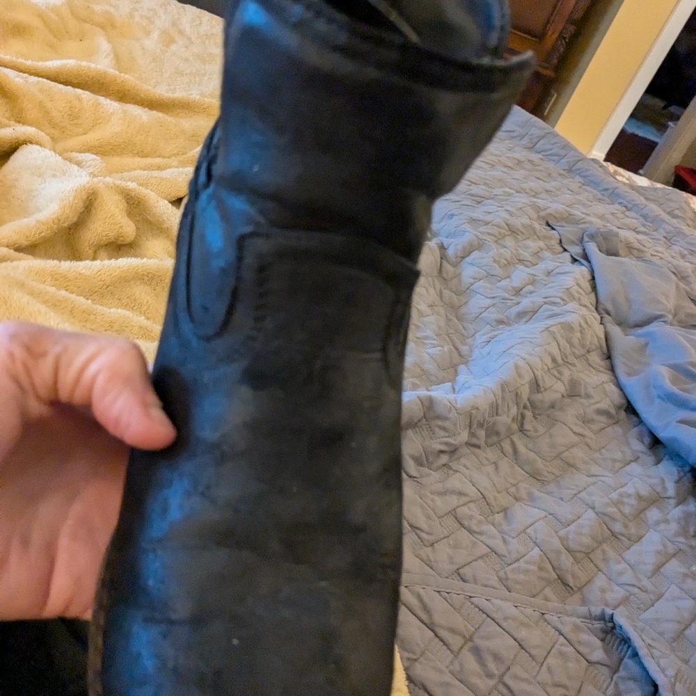 Shoes - Picture 5 of 6